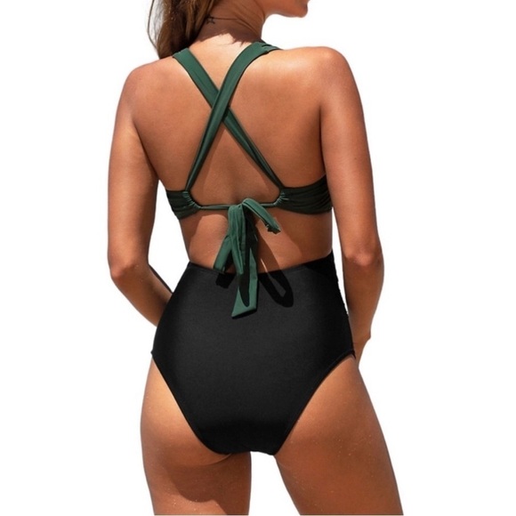 NWT Cupshe Colorblock Cutout One-Piece Black and Green Swimsuit - Picture 2 of 2